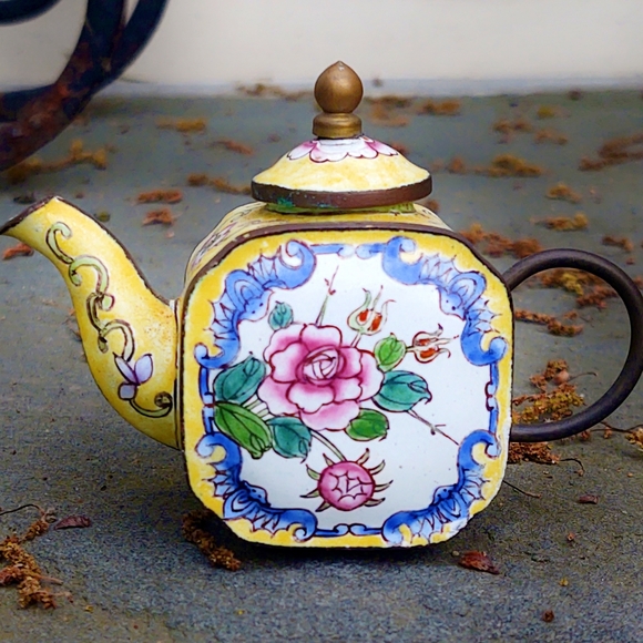 Vintage B. Yee Chinemel Copper Miniature Teapot Box - Picture 1 of 6